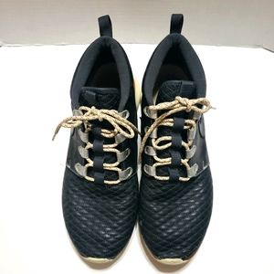 Nike Roshe Run Quilted Chukka Sneakers